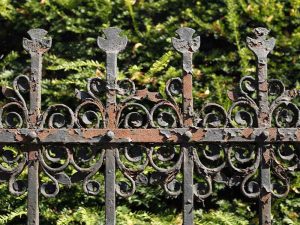 Different ways to repair iron fence, requirements, pros, and cons 