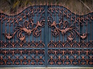 Rough iron gate door for home