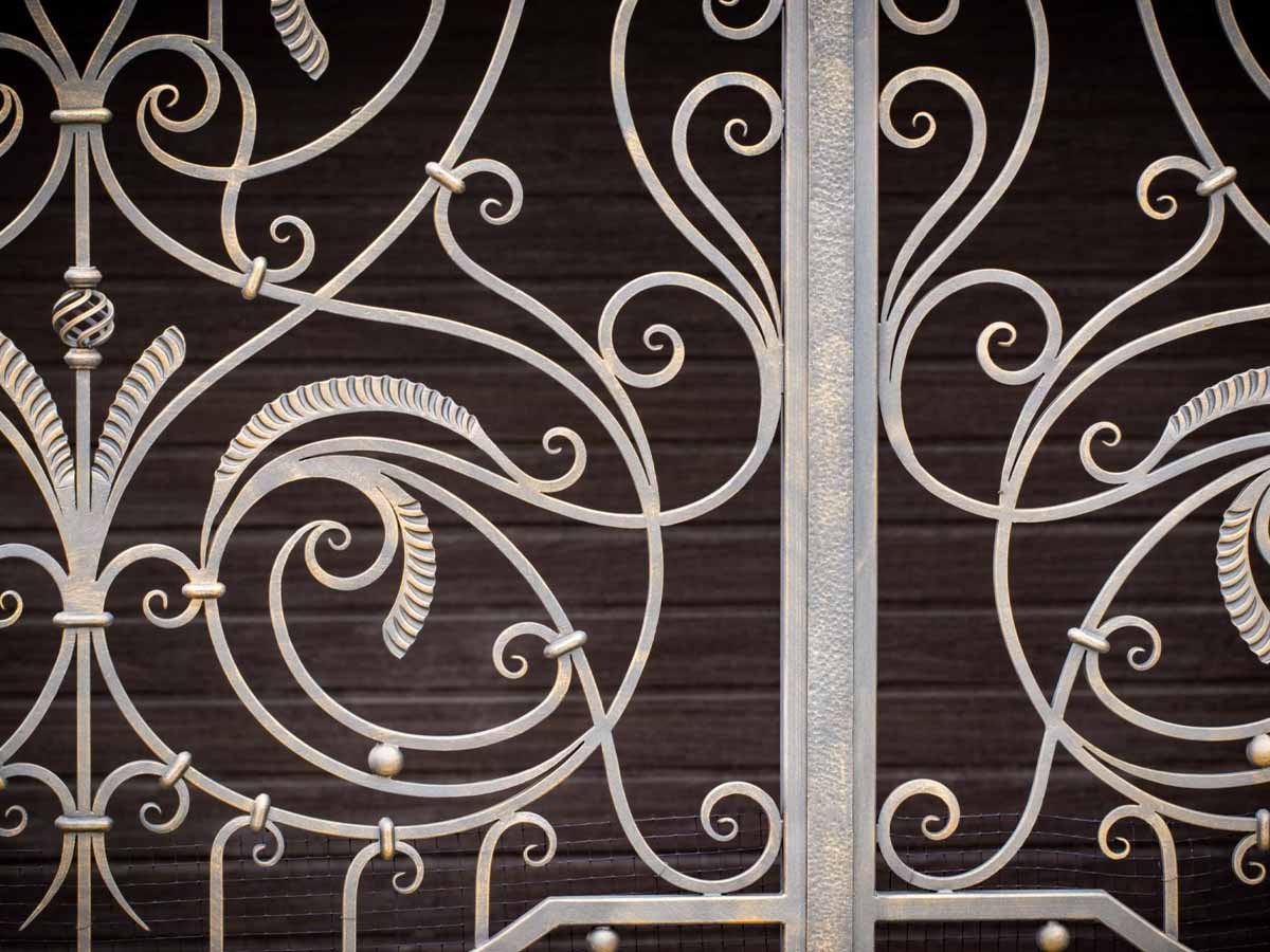 What Is the Difference Between a Wrought Iron Gate And a Metal Gate